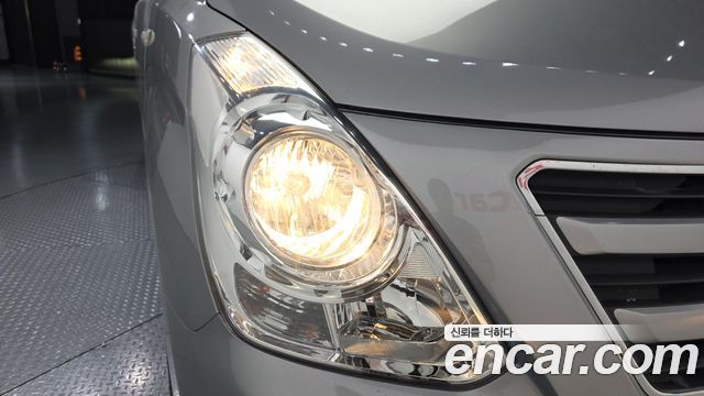 Hyundai Starex 2017 — photo 8