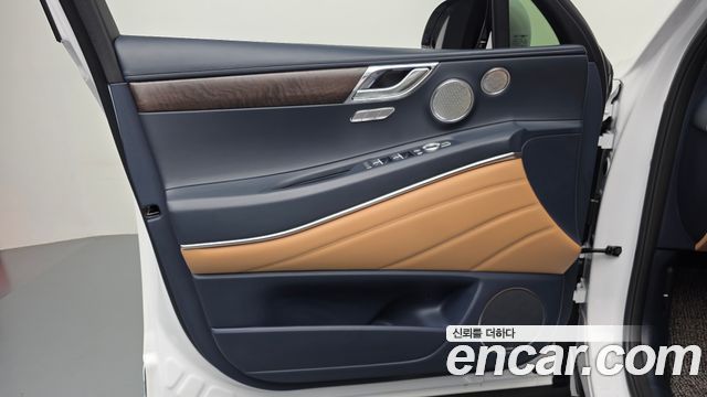 Genesis GV80 2023 — photo 14