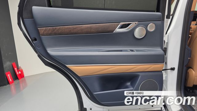 Genesis GV80 2023 — photo 15