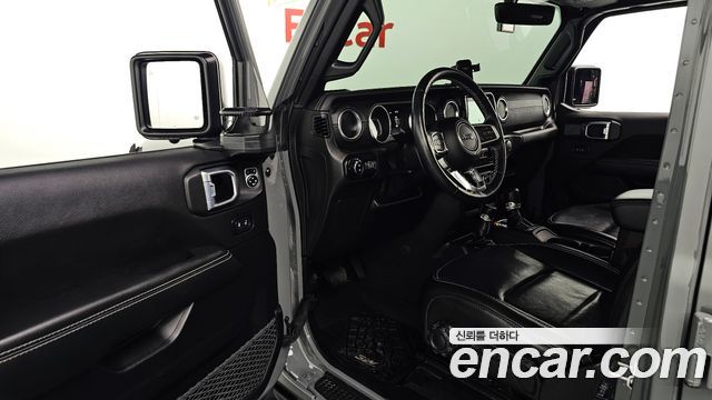 Jeep Wrangler 2021 — photo 13