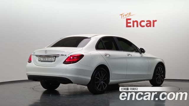 Mercedes-Benz C-Class 2019 — photo 2