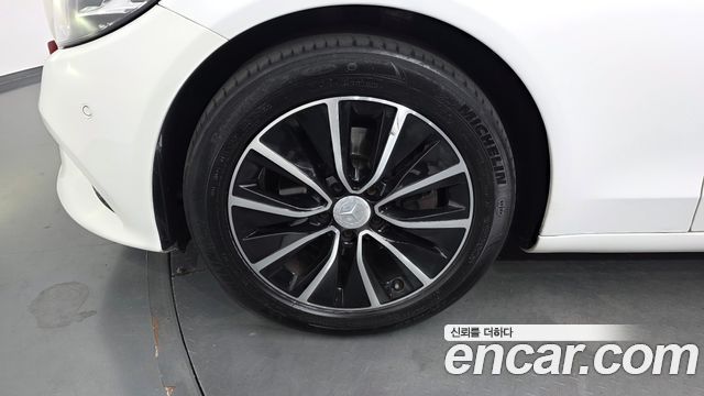 Mercedes-Benz C-Class 2019 — photo 5