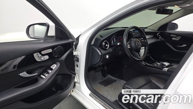 Mercedes-Benz C-Class 2019 — photo 10