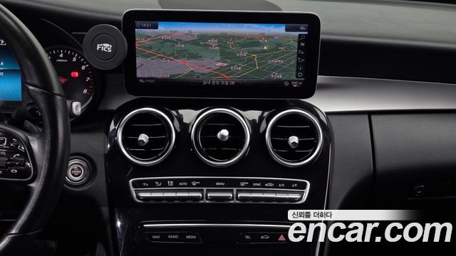 Mercedes-Benz C-Class 2019 — photo 14
