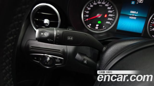 Mercedes-Benz C-Class 2019 — photo 19