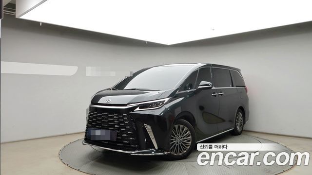 Lexus LM 2025 — photo 1