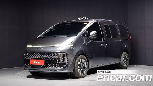 Hyundai Staria 2022 — photo 1