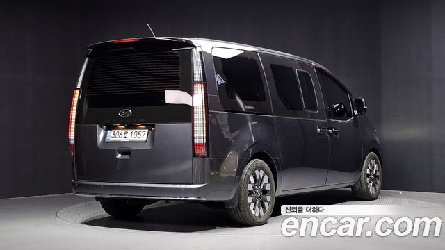 Hyundai Staria 2022 — photo 2