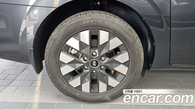 Hyundai Staria 2022 — photo 5