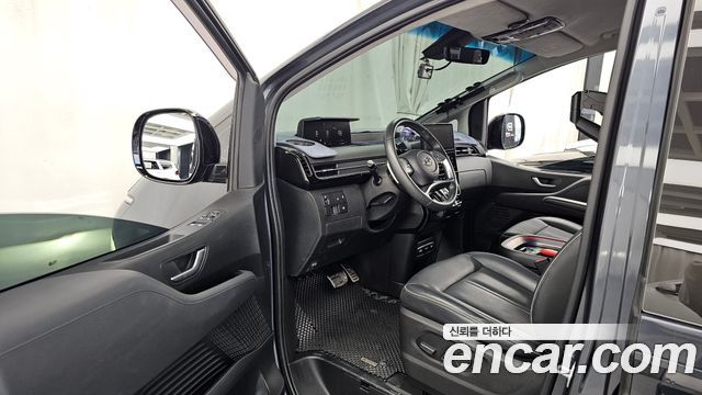 Hyundai Staria 2022 — photo 13