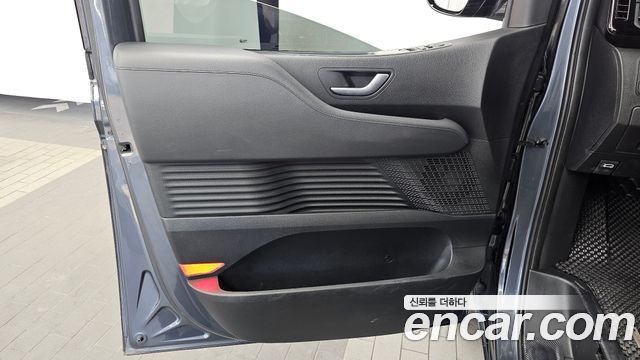 Hyundai Staria 2022 — photo 14