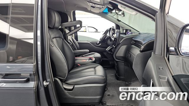 Hyundai Staria 2022 — photo 16