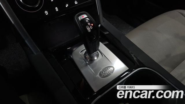 Land Rover Discovery Sport 2022 — photo 12