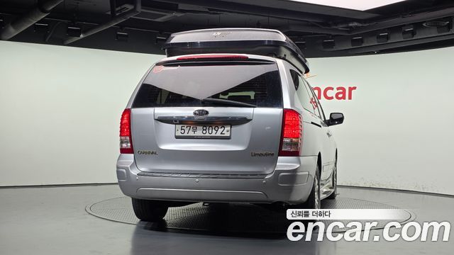 Kia Canival 2012 — photo 4