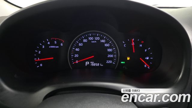 Kia Canival 2012 — photo 8