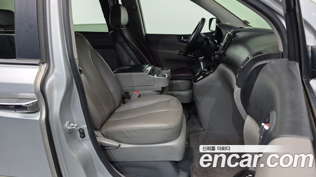 Kia Canival 2012 — photo 11