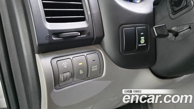 Kia Canival 2012 — photo 16