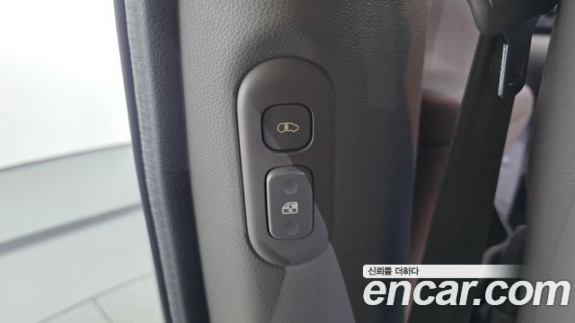 Kia Canival 2012 — photo 17