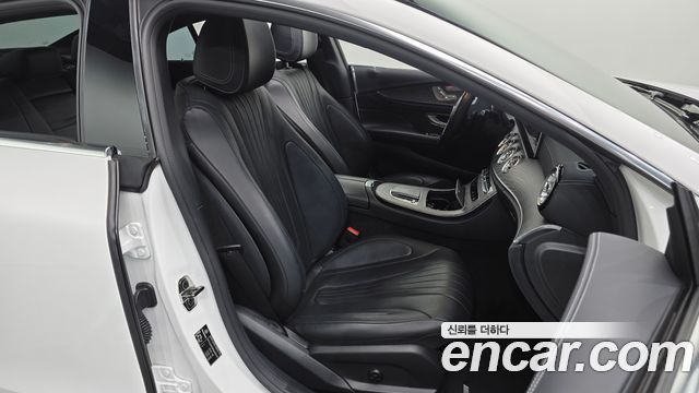 Mercedes-Benz CLS-Class 2021 — photo 16
