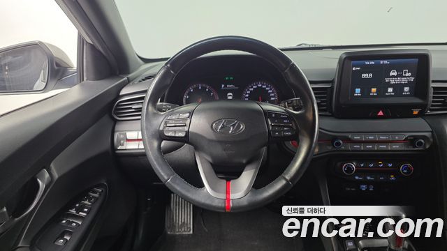 Hyundai Veloster 2018 — photo 13