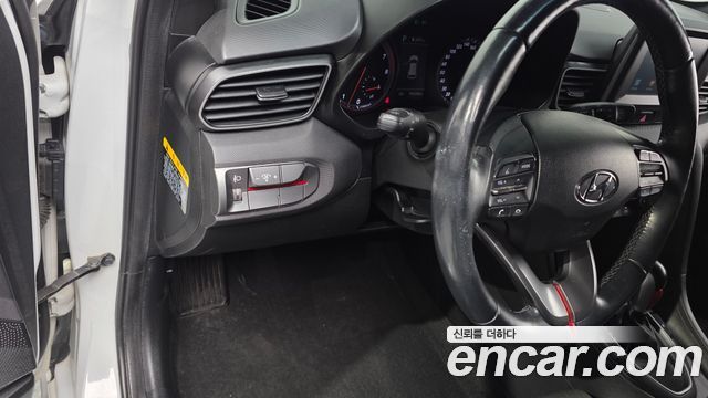 Hyundai Veloster 2018 — photo 19
