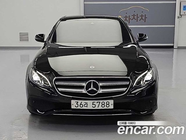 Mercedes-Benz E-Class 2019 — photo 2