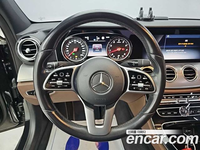 Mercedes-Benz E-Class 2019 — photo 9