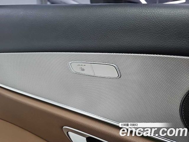 Mercedes-Benz E-Class 2019 — photo 13