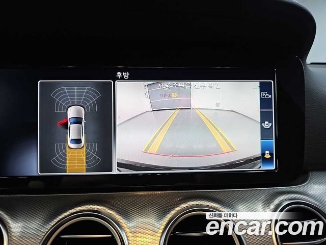Mercedes-Benz E-Class 2019 — photo 16