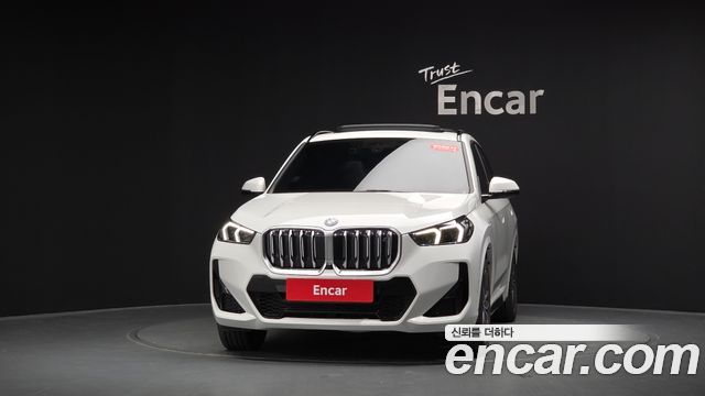 BMW iX1 2023 — photo 3