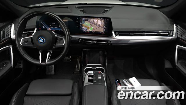BMW iX1 2023 — photo 10