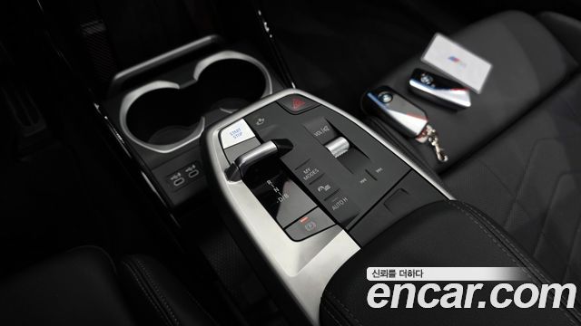 BMW iX1 2023 — photo 12