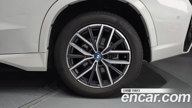 BMW iX1 2023 — photo 7