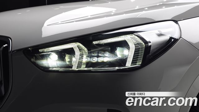 BMW iX1 2023 — photo 8