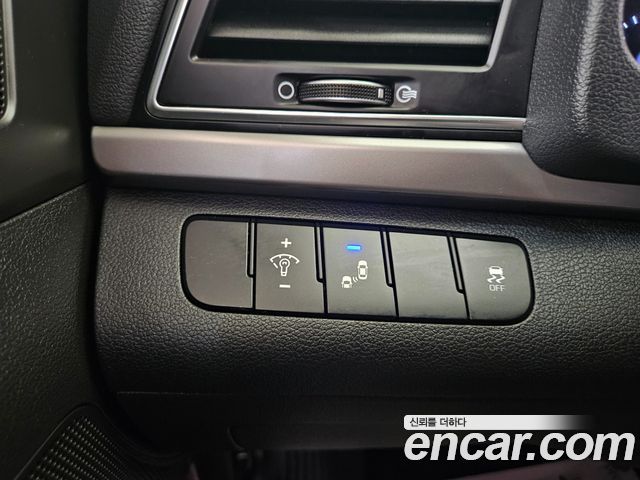 Hyundai AVANTE 2016 — photo 15