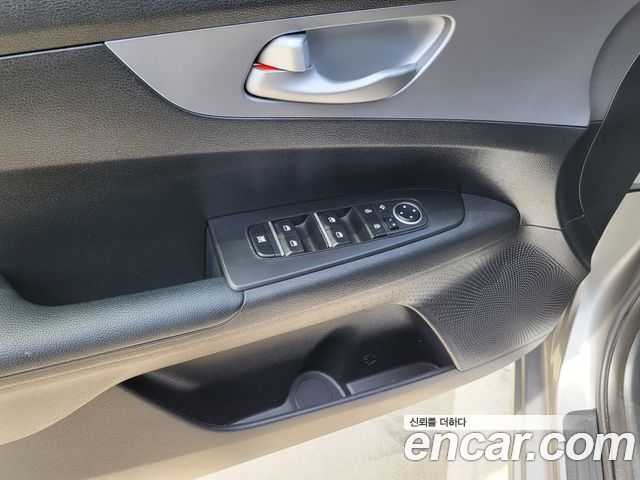 Kia K3 2022 — photo 12