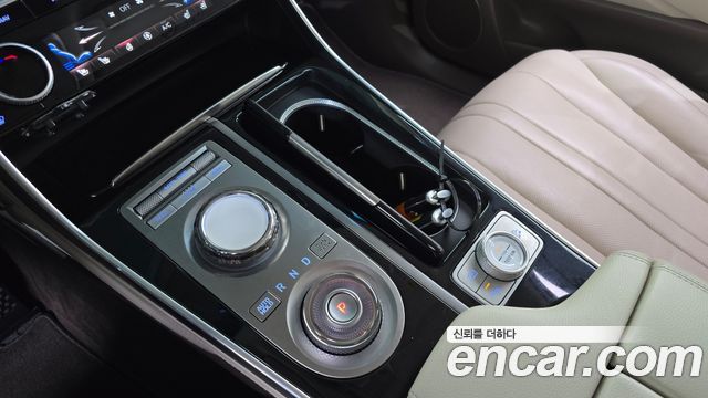 Genesis GV80 2023 — photo 12