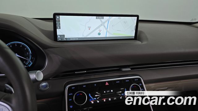 Genesis GV80 2023 — photo 18