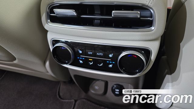 Genesis GV80 2023 — photo 32