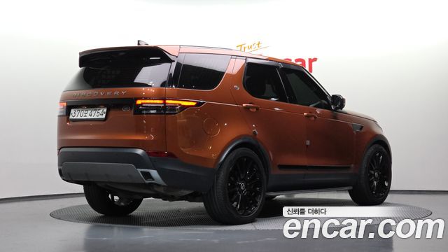 Land Rover Discovery 2019 — photo 2