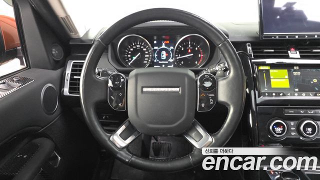 Land Rover Discovery 2019 — photo 19