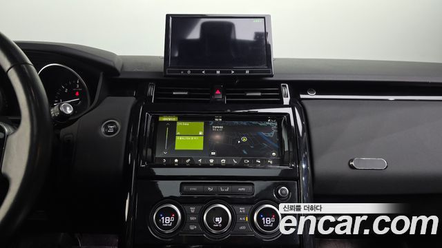 Land Rover Discovery 2019 — photo 20