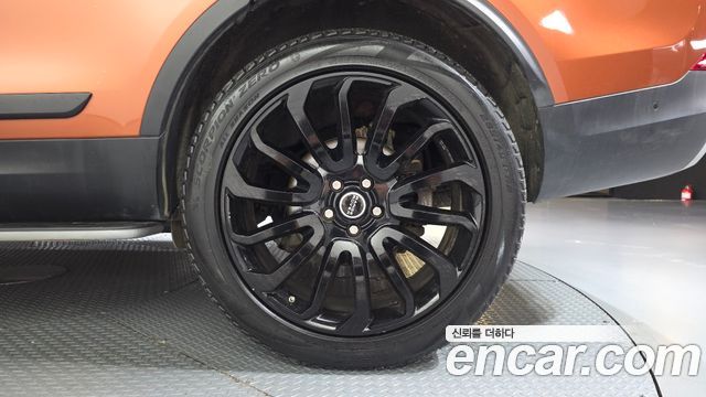 Land Rover Discovery 2019 — photo 7