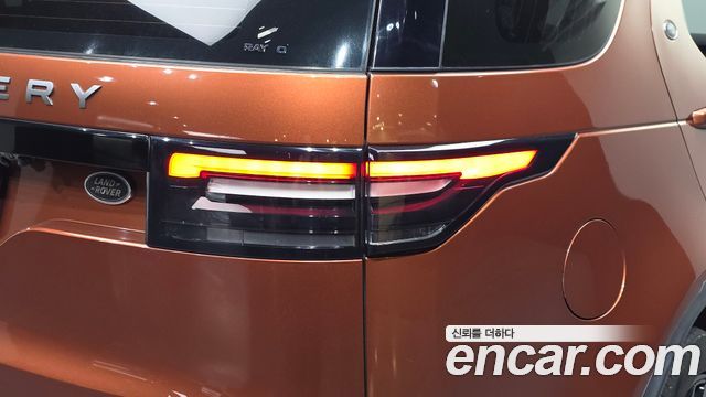 Land Rover Discovery 2019 — photo 9