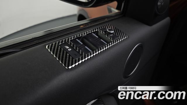 Land Rover Discovery 2019 — photo 29