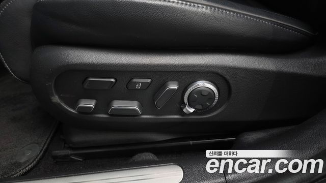 Genesis GV60 2022 — photo 31