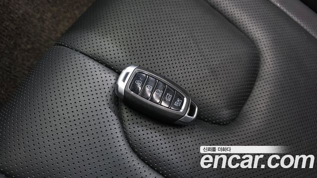 Hyundai AVANTE 2021 — photo 21