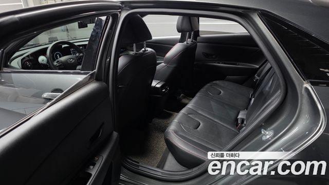 Hyundai AVANTE 2021 — photo 24