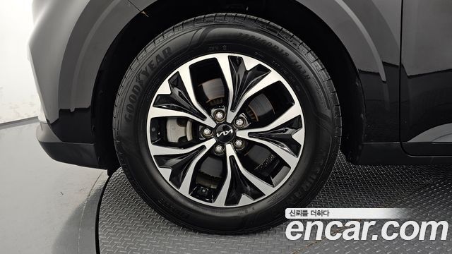 Kia Canival 2023 — photo 5