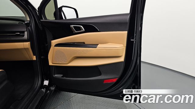 Kia Canival 2023 — photo 15